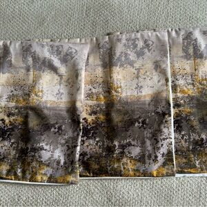 Surya set of 3 22” pillow covers. In like new condition!